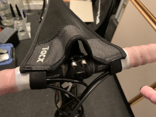 Tacx Sweat Cover Anti Curl Stiffener - Image 3